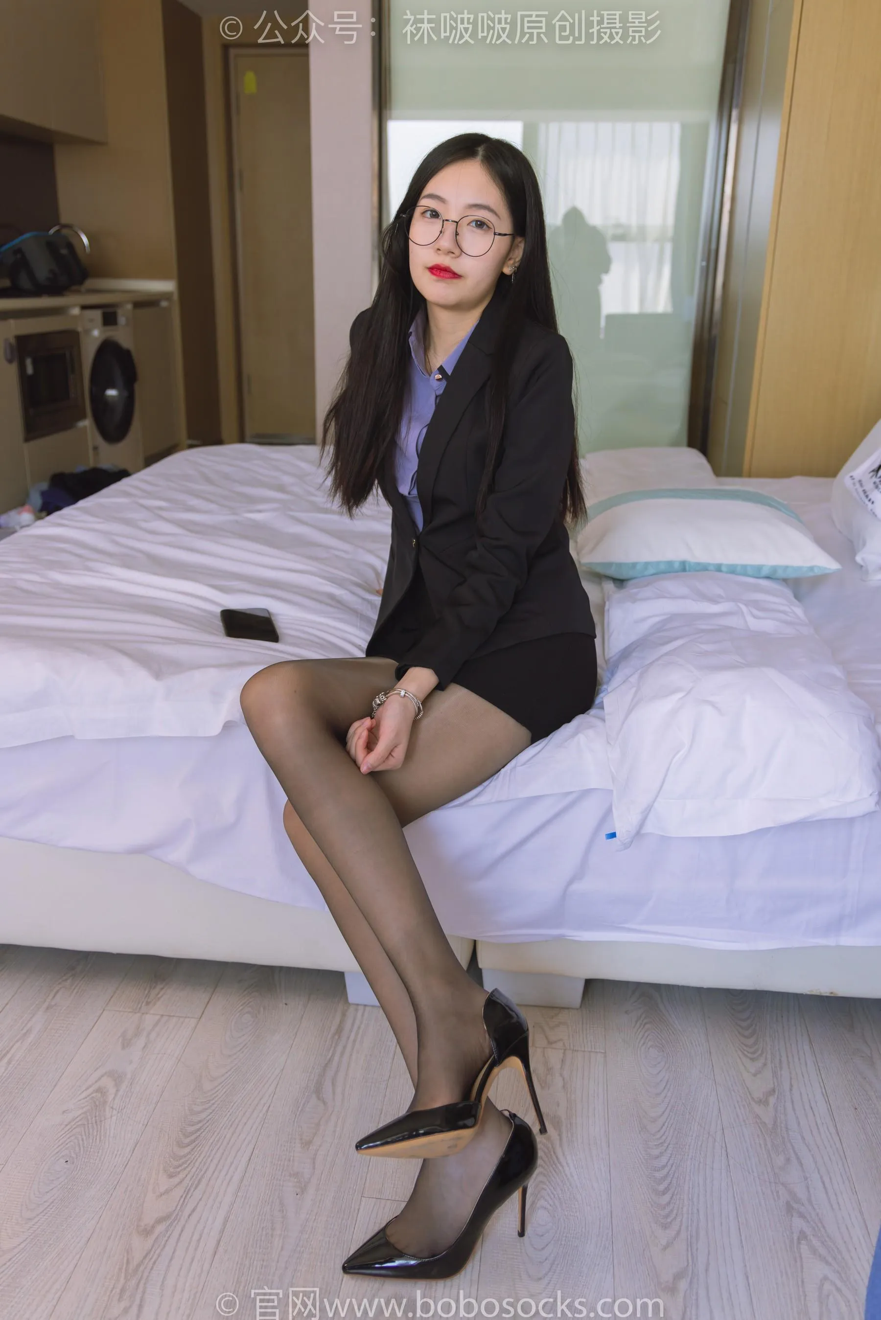 [BoBoSocks袜啵啵]NO.216 小甜豆-两双高跟鞋、肉丝、油亮黑丝 [90P]插图9